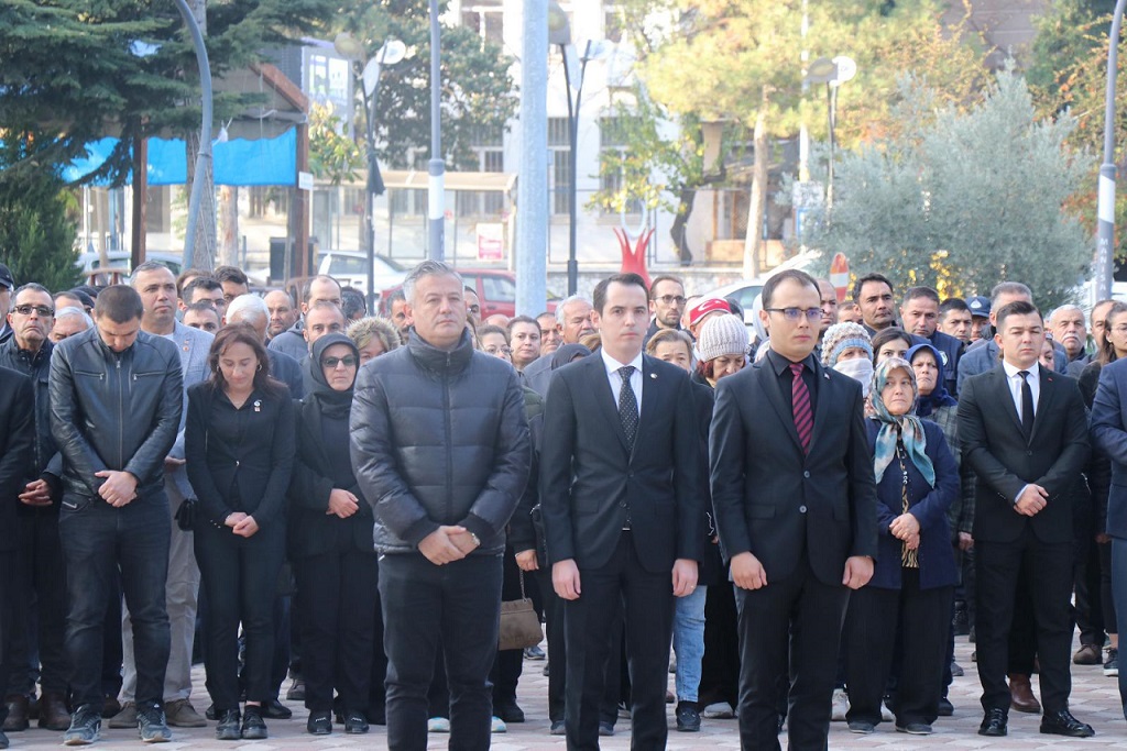 Mustafa Kemal Atatürk'ün Ebediyete İntikalinin 86. Yıl Dönümü Nedeniyle İlçemizde Anma Programı Düzenlendi.